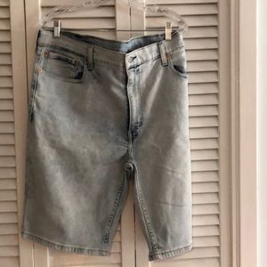 502 Levi’s men jean shorts size 42